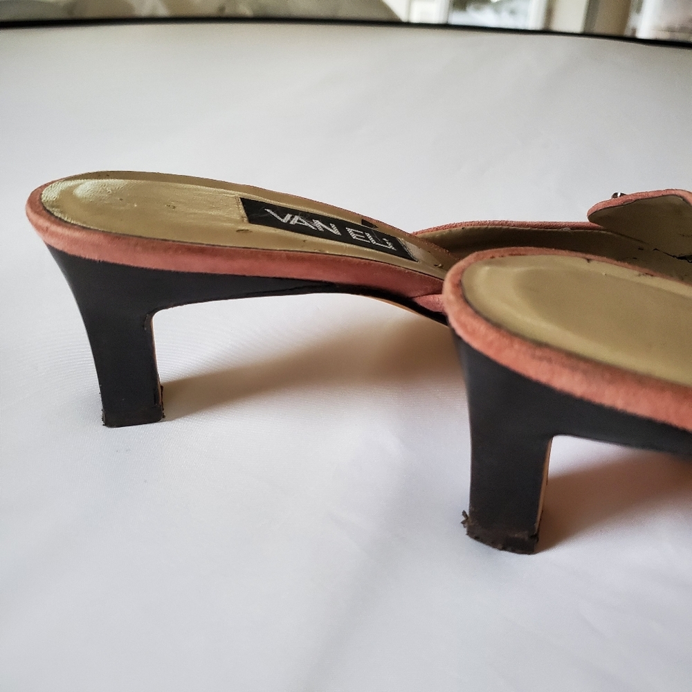 SOLD - SOLD - SOLD  Van Eli Pink Suede Slides - Picture 14 of 14